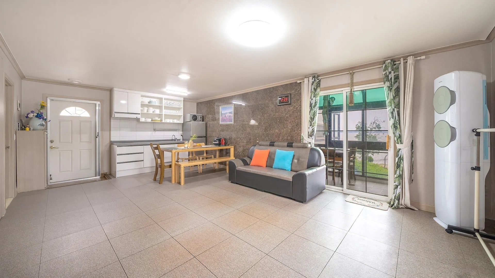 Ganghwa White Stone Pension Incheon 0*,