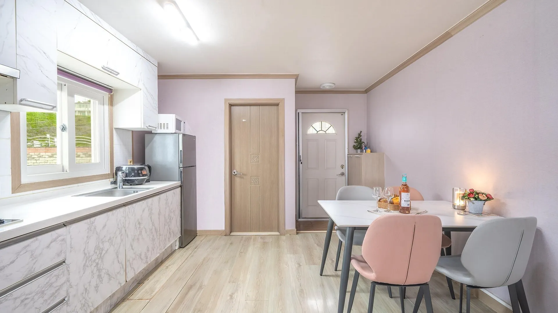 강화 화이트스톤 펜션 인천 0*,  대한민국